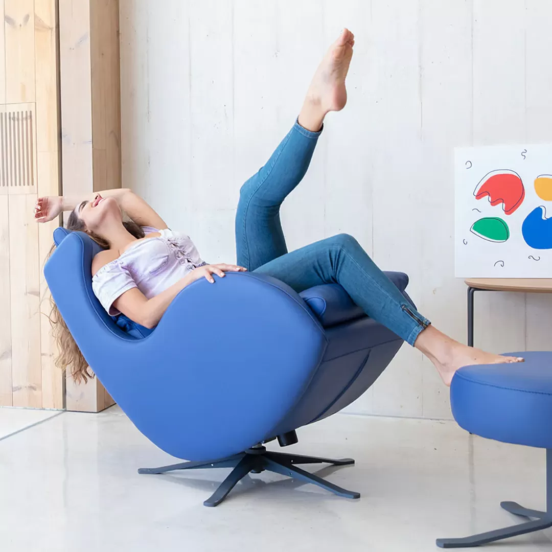 The Lenny armchair range we offer as part of our Fama collection is arguably the brand’s most iconic design.
It boasts concave and convex curves to create a unique armchair mounted on a swivel base and features a fibre seat and back cushions for total comfort. We offer Lenny armchairs with an optional footstool.
If you buy a Lenny armchair by itself and decide you want the matching footstool for it at a later stage, the good news is we offer that for purchase separately.