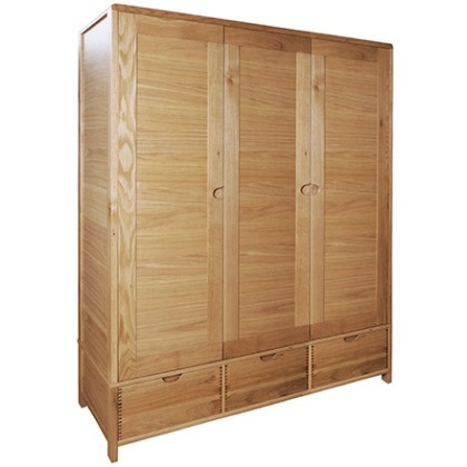 Ercol 1366 Bosco 3 Door Wardrobe Ercol 1366 Bosco 3 Door Wardrobe