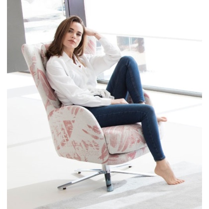 Fama Kylian Chair With Swivel Base Fama Kylian Chair With Swivel Base