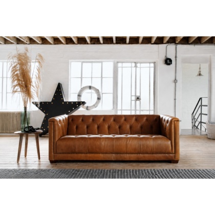 Tetrad Vagabond Buttoned Back Petit Sofa Tetrad Vagabond Buttoned Back Petit Sofa