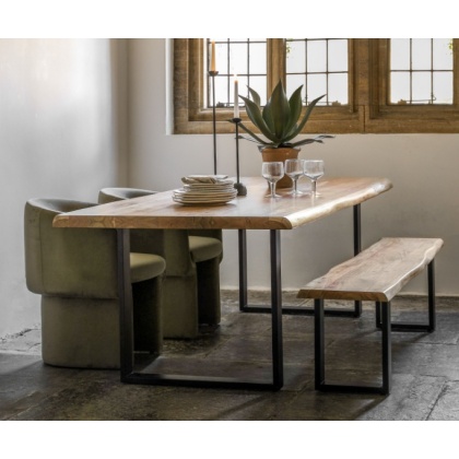 Gallery Chisbury Dining Table Medium