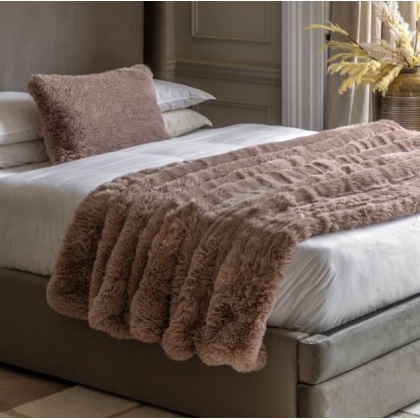 Gallery Juniper Faux Fur Throw - Dusky Pink