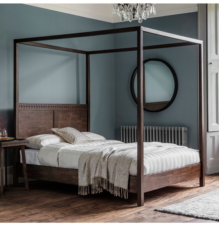 Gallery Boho Retreat 4 Poster 5' King Size Bed in classicly styled bedroom