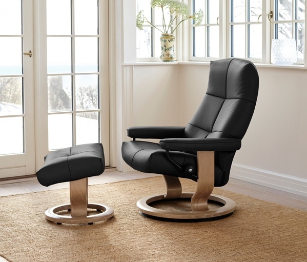 Stressless Furniture Stressless David Chair and Stool with Classic Base