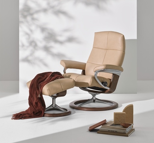 Stressless Furniture Stressless David Chair and Stool with Signature Base