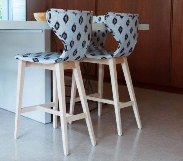 Fama Fama Helga High Barstool
