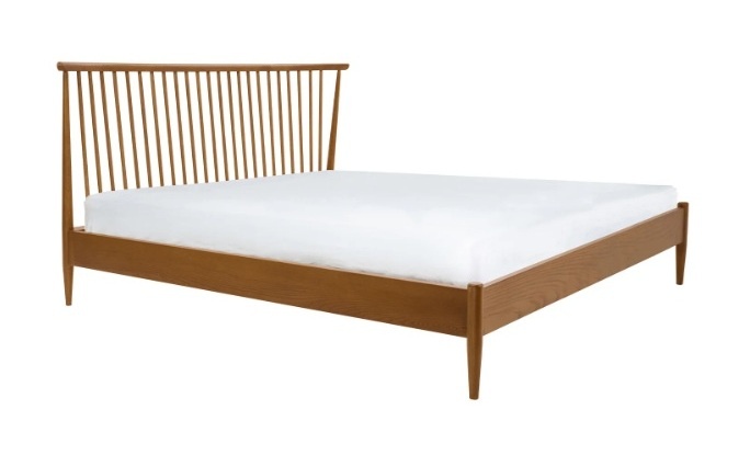 Ercol Ercol 2101 Salina Kingsize Spindle Headboard Bed