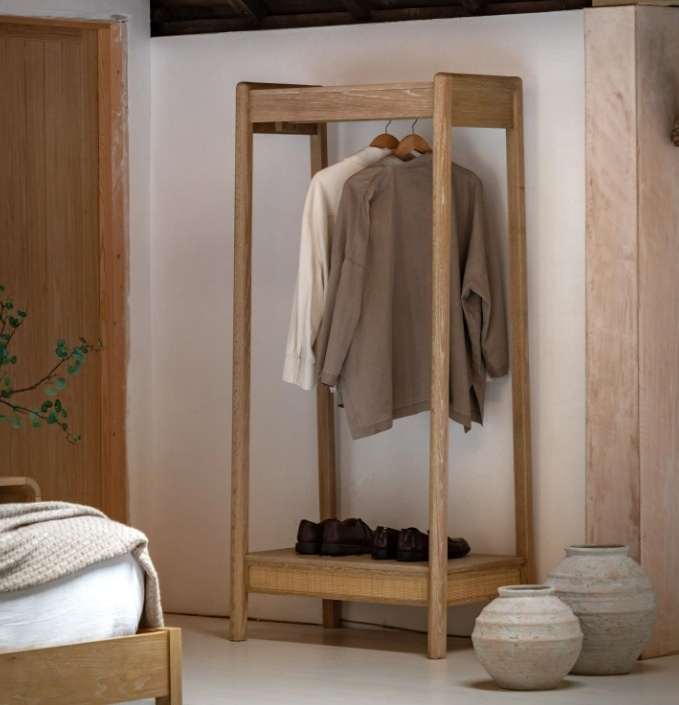 Gallery Direct Bibury open wardrobe in natural oak with hanging rail